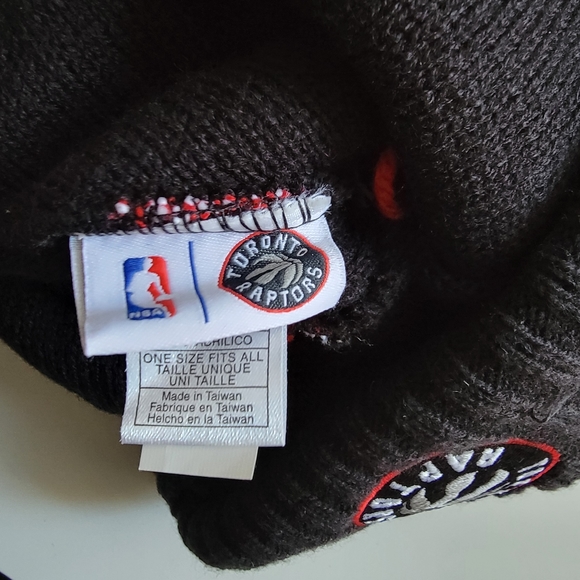 NBA Adidas Toronto Raptors Toque - Picture 3 of 3